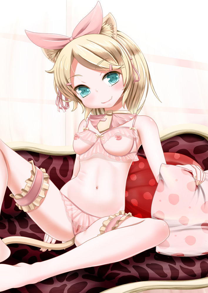 SOLO GIRLS page 4 full